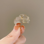 Suvine kokkupuutevastane pross: Moodne ja luksuslik kaelarihm naistele.