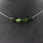 Pierres et Min&eacute;raux. Collier 4 perles Jade n&eacute;phrite de Sib&eacute;rie (Russie). Chaine en acier Collier femmes, hommes. Taille personnalis