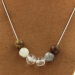 Pierres et Min&eacute;raux. Collier perles Quartz rutile noir + Quartz + bois 8 mm. Chaine en Collier femmes, hommes. Taille personnalisab