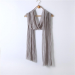 Kevad- ja suvine lipsuv&auml;rviga tutisall &ndash; puuvillane ja linane plisseeritud pael 60x220cm