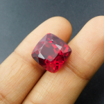 11,9 karaati naturaalne punane rubiin SERTIFITSEERITUD ruudukujuline cushion-l&otilde;ikega veatu lahtine v&auml;&auml;riskivi 11.5 mm Approx. punane