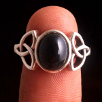 Must oon&uuml;ksist s&otilde;rmus, h&otilde;bedased v&otilde;luehted, Statement ehted, keldi s&otilde;rmus, h&otilde;beehted 4 must