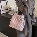 Naiste suure mahutavusega teemantv&otilde;rega vibukett kaenlaaluse kopp-kott Naiste kott Forest Moe talvine &uuml;he &otilde;laga kott must