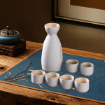 Keraamiline sake komplekt Potitopside sisekujundus 6 kingitusega Traditsiooniline loominguline jook valge