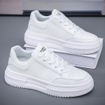 Trendikad meeste kingad 2025 s&uuml;gis uus hingav trendikas mitmek&uuml;lgne platvorm valged kingad Korea versioon spordi- ja vabaaja lauakingad 44