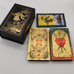 Parim kink neile, kellele meeldib ilus s&auml;delev kuldse fooliumiga Tarot koos juhendiga inglise keeles algajatele ja kollektsion&auml;&auml;ridele brown