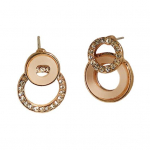 Hea t&ouml;&ouml;tlus, kontrastv&auml;rvilised naisk&otilde;rvar&otilde;ngad, kaunid ja siledad naised punane