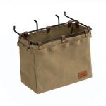 Piknikulaua k&uuml;ljes rippkott kirjutuslaua hoiukarp, mis rippub Korraldaja k&otilde;rval lauan&otilde;ud, riiete panipaik khaki