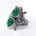 925 h&otilde;ber&otilde;ngas, rohelise on&uuml;ksi pirnikujulise v&auml;&auml;riskiviga s&otilde;rmus, naiste s&otilde;rmus, s&uuml;nnikiviga s&otilde;rmus, k&auml;sit&ouml;&ouml;ehted, s&otilde;rmus naistele, pulma kihlas&otilde;rmus 8.5