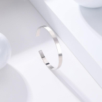 L&otilde;una-Korea versioon kerge luksus ni&scaron;i k&auml;ev&otilde;rust S925 sterlingh&otilde;be l&auml;ikiv k&auml;ev&otilde;ru lihtsa minimalistliku avatava k&auml;ev&otilde;ru aksessuaariga Adjustable size white