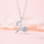 Originaalse disainiga kaheteistk&uuml;mne t&auml;htkujuga seeria J&auml;&auml;ra kaelakee naistele, moodne kerge luksuslik ni&scaron;&scaron; roostevabast terasest rangluukett