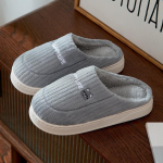 Naiste ja meeste armsad j&auml;nese pl&uuml;&uuml;ssussid - talv 2024 kollektsioon, libisemiskindlad puuvillased toasussid paaridele. size 40-41