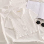 Naiste suvine rev&auml;&auml;riga T-s&auml;rk: K&otilde;rge v&ouml;&ouml;koht, nabast lahti j&auml;&auml;v t&otilde;mblukk, Slim Fit l&uuml;hikeste varrukatega, &scaron;ikk Hongkongi stiilis top. M