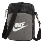 Nike Crossbody Kotid Must Hall V&auml;rv Vabaaja CV1408-010 Vabaaja CV1408-010 must hall v&auml;rv
