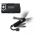 VICTORINOX Signature Light Onyx 7 funktsiooniga, sealhulgas h&auml;daolukorra pastapliiats ja LED. T&auml;iuslik kui Must, &Scaron;veitsi valmistatud mitmeotstarbeline t&ouml;&ouml;riist, nuga, tarvikud,