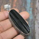 Must Turmaliin V&auml;&auml;riskivi K&auml;sitsi valmistatud T&auml;is 925 Sterling H&otilde;be Ehted Ripats 2.36 Inches must