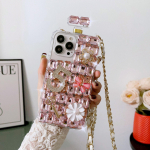 Crossbody Rhinestone'i parf&uuml;&uuml;mipudeli kujuga &uuml;mbris Samsung S23 S22 S21 S20 Ultra S10 Plus Pearl Flowers kate iPhone'i jaoks 15 14 13 12 11 X XR XS Max iphone 7 8 roosa