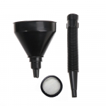 Plastikust must k&uuml;tus bensiin diislik&uuml;tuse lisaja tankimine &otilde;li t&auml;itmise seadmed auto painduv lehter must