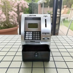 Sularahaautomaat Automaatne juurdep&auml;&auml;s s&auml;&auml;stupurk Parool Intelligentne Real Voice Savings Jar T&auml;iuslikud kingitused j&otilde;uludeks Halloweeni t&auml;nup&uuml;ha kingitus h&otilde;be