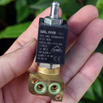 9000Bh Ac230V 2-positsiooniline 3-suunaline elektriline messingist solenoidklapp, tavaliselt suletud t&uuml;&uuml;p kohvimasina auruvee jaoks