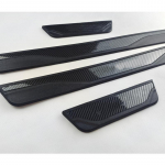 4 tk plastikust roostevaba teras, mis sobib -2023 Chevrolet Chevy TRAILBLAZER auto uksel&auml;ve pedaali tervituskaitseplaadile withTRAILBLAZER logo