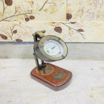 Messingist lauakell puidust alusel Vintage antiikkell ja nahk&uuml;mbris