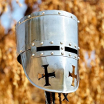 Templikiiver Keskaegne ristis&otilde;dijate kiiver r&uuml;&uuml;tlikiiver Keskaegne soomuskiiver H&otilde;bedase viimistlusega Cosplay kiiver Parim kingitus