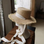 Suvine naiste Rand Raffia Must Valge Lintm&uuml;ts Bow Raffia M&uuml;ts Temperament Lameda m&uuml;ts &Otilde;lgk&uuml;barad Naiste mere&auml;&auml;rne m&uuml;ts 53-58cm must