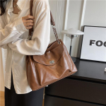 Uus nahast kandekott, suure mahutavusega &otilde;lakott naiste jaoks. Uus vabaaja kett-kandekott Niche Fashion Mitmek&uuml;lgne kaenlaaluse kott valge