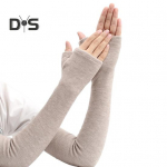 1 paar s&uuml;gistalvekindaid, s&otilde;rmedeta kootud suure elastsusega libisemiskindlad k&auml;tesoojendajad puhast v&auml;rvi k&auml;evarrukad hoiavad soojas tuulekindlad rattak&auml;ekatted