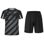 Under Armour Lahtise l&otilde;ikega triibuline &uuml;mmarguse kaelusega l&uuml;hikeste varrukatega l&uuml;hikeste p&uuml;kstega vabaaja spordikomplekt Unisex komplektid 24500504-001+23500203-001 S