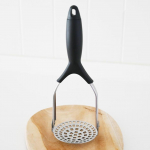 Hiroyuki roostevabast terasest kokkupandav kartulip&uuml;reerimismasin