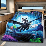 Kvaliteetne How to Train Your Dragon Toothless teemalise prindiga tekk. Pehme ja mugav, t&auml;iuslik kingitus s&otilde;pradele. 130x150cm