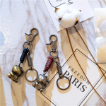 Vintage veisenahast metallist Lucky Cat ripatsnahast k&auml;sitsi valmistatud punk v&otilde;tmehoidja must