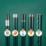 5 paari Hiina stiilis libisemiskindlad s&ouml;&ouml;gipulgad Korea kodu hotelli restoran Kaasaskantav tervisliku toidu pulk sushi pelmeeni nuudlite jaoks