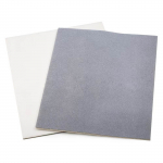 Komplektis 2 vahtkummist helmematti hallis ja beežis ehtepaelaga p&auml;rlimist&ouml;&ouml;riistad, libisemiskindlad matid isetegemise jaoks