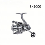 Eesmine ja tagumine j&otilde;uv&auml;ljund ketrusrullid roostevabast terasest laagrid h&otilde;bedane k&auml;rgstruktuuriga metallist tamiilipool pikkade heidetega sobilik k&otilde;ikidele veekogudele SK1000 h&otilde;be