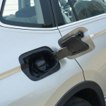 K&uuml;tusepaagi luugi kate 5NA809909 5NG809909 Komplekt VW Tiguan 2018-2024 Tarvikutele must hall v&auml;rv
