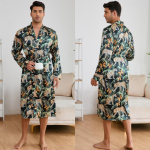 Prinditud meeste puhker&otilde;ivad, pikkade varrukatega hommikumantel l&uuml;hikesed p&uuml;ksid, heledad pidžaamad, pitskleit, kodukandmine M