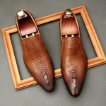 K&auml;sitsi valmistatud meeste pulmade Oxfordi kingad mustad khakiv&auml;rvi ehtsast nahast Brogue meeste kleitjalatsid Slip On Business pidulikud kingad meestele 38