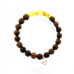 Pierres et Min&eacute;raux. Bracelet Ambre v&eacute;ritable de la mer Baltique + Perles bois 8 mm. Fabriqu&eacute; en France.