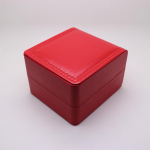 PU-nahast &uuml;mara nurgaga k&auml;ekellade ja k&auml;ev&otilde;rude kinkekarp kuumtembeldamisega