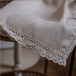 Puuvillane linane laudlina, ristk&uuml;likukujuline tutiga, džuudist n&ouml;&ouml;ri pitsiga tolmukindel lauakate, k&ouml;&ouml;gi s&ouml;&ouml;gitoa peolaua teelaua kaunistuseks 90x90cm beige