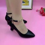 Pehmest nahast kingad Naiste k&otilde;rge kontsaga emakingad Pehmest p&otilde;hjaga pehmest nahast naiste nahast kingad Mugavad k&otilde;rged kontsad 35 must