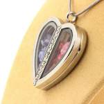 Pierres et Min&eacute;raux. Collier Tanzanite + Spinelle brut. Mod&egrave;le coeur.