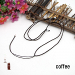 Uus jade ripatskaelakee kahe helme ja k&ouml;iega kaelarihmaga punane