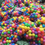 100 tk beebiplastikust pallid veebassein mererannapallim&auml;ngud lastele ujumisauk m&auml;ngumaja &otilde;ues spordipallitelgid beebim&auml;nguasjad