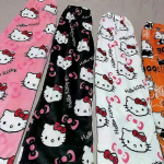 Armsad roosad Hello Kitty pidžaamap&uuml;ksid XS suuruses kuni suurte suurusteni, mugavad ja stiilsed koduriided M must