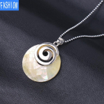Euroopa ja Ameerika naiste nostalgiline tigude spiraals&uuml;mboliga karpkaelakee loominguline kristallist kaelakee yellow shell