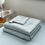 Puhas puuvill, tr&uuml;kimata pestud puuvillane suvine tekk sojakiust &otilde;hukonditsioneeri tekk 150x200cm helesinine v&auml;rv